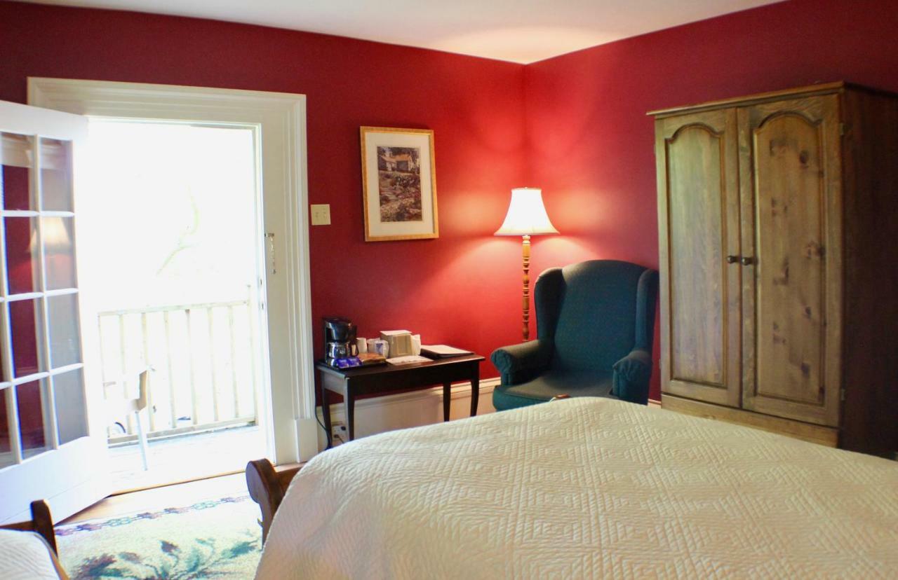 Evangeline Inn & Motel Grand-Pre Экстерьер фото