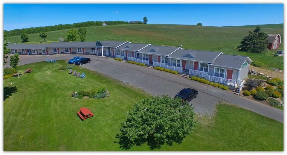 Evangeline Inn & Motel Grand-Pre Экстерьер фото