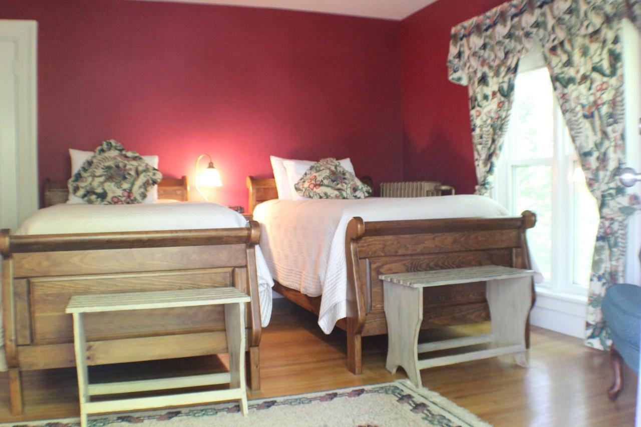 Evangeline Inn & Motel Grand-Pre Экстерьер фото