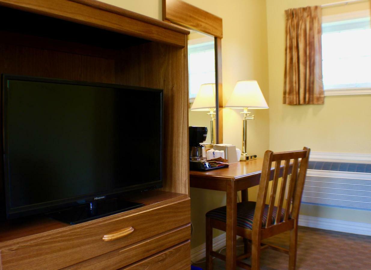 Evangeline Inn & Motel Grand-Pre Экстерьер фото