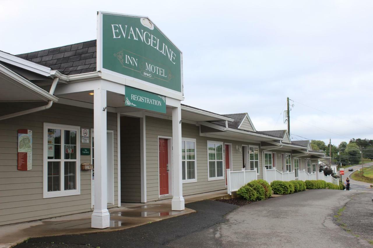 Evangeline Inn & Motel Grand-Pre Экстерьер фото