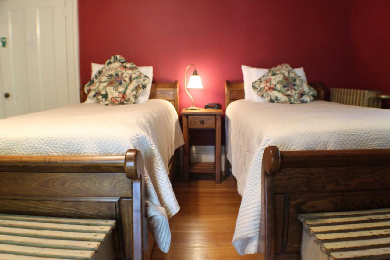 Evangeline Inn & Motel Grand-Pre Экстерьер фото