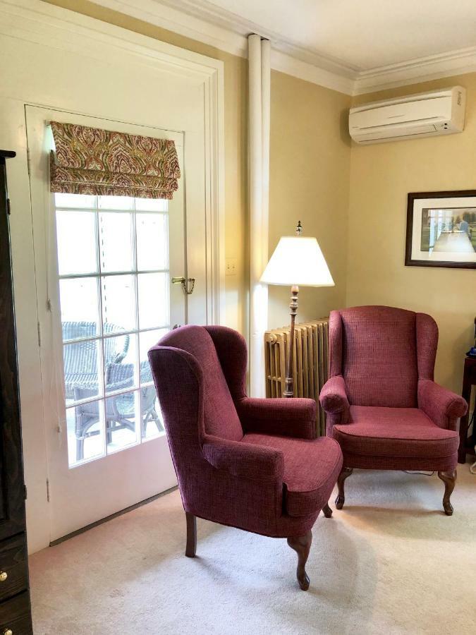 Evangeline Inn & Motel Grand-Pre Экстерьер фото