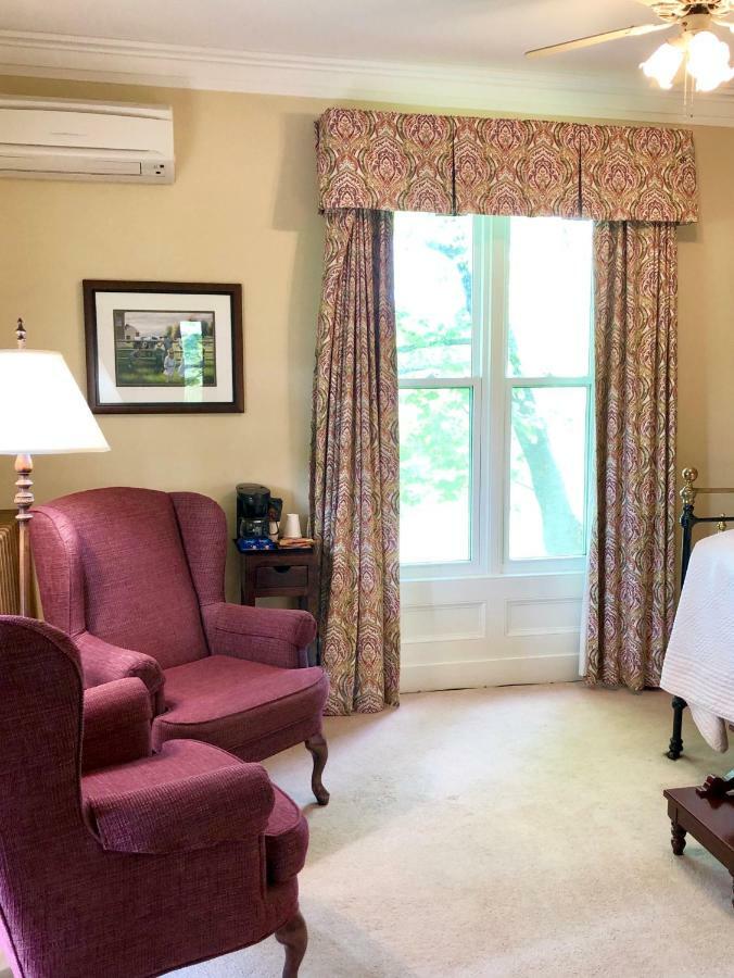 Evangeline Inn & Motel Grand-Pre Экстерьер фото