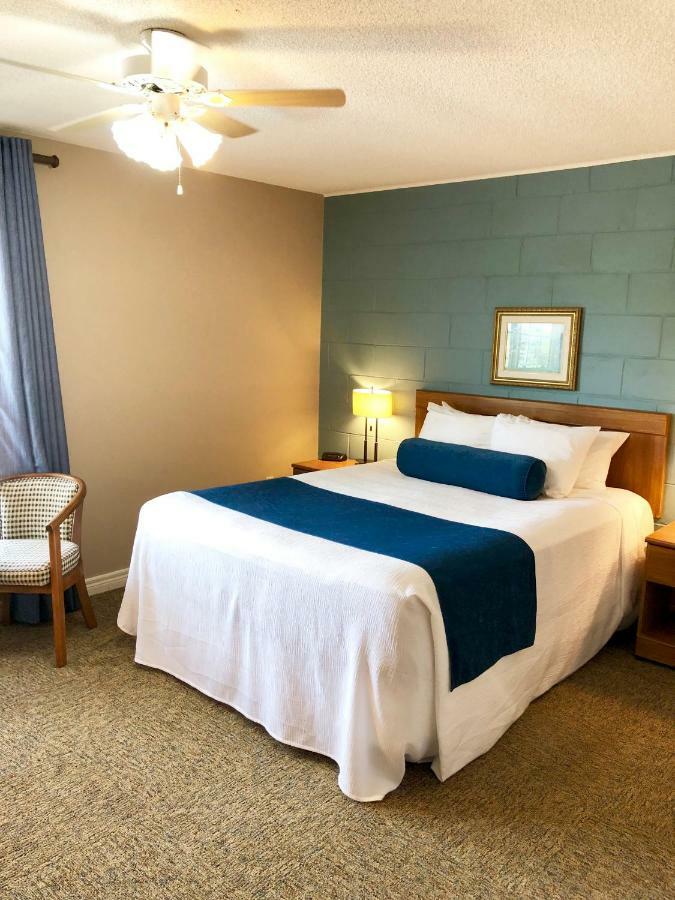 Evangeline Inn & Motel Grand-Pre Экстерьер фото
